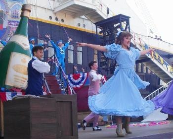 セイル・アウェイ　楽しいショウでした。　暑い中、寒い中、ダンサーの方々の笑顔、ありがとう