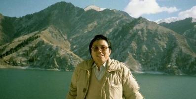 シーズンオフで訪れたのは、私達だけであった。　大きなトナカイが放してあり、のんびりとしていた。　背の低い杉が緑を保っていた。　退屈させない様に気配りしてくれた気象局の方々に感謝します。　